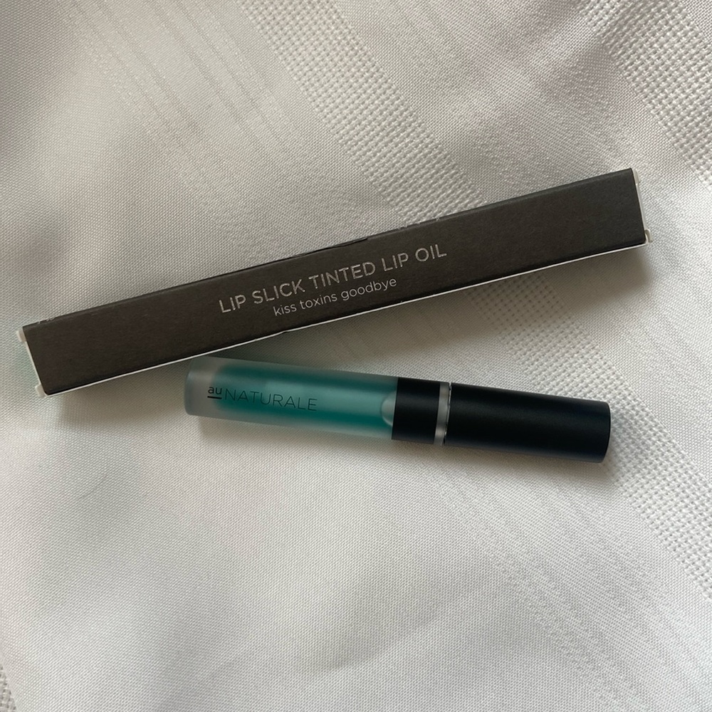 Brand New! AuNaturale Natural Lip Oil in Mint